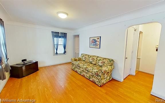 3rd image of 1555 N Lafayette St