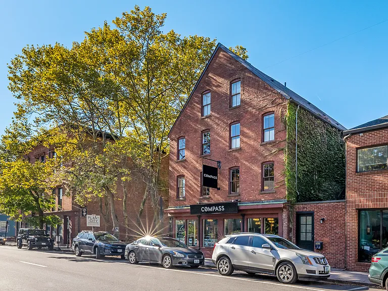 371 S Main St — Photo 28