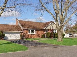 58 Roosevelt Ave, Islip, NY 11751