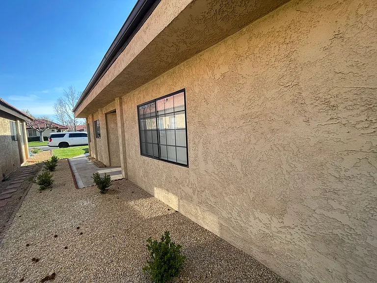 19230 Elm Dr — Photo 28