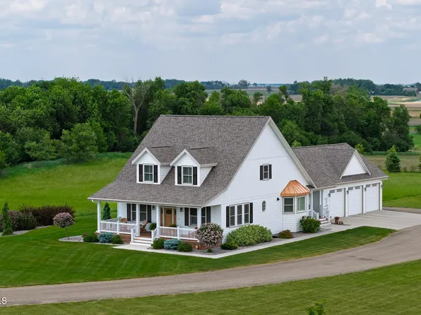 8857 33rd St SE, Jamestown, ND 58401