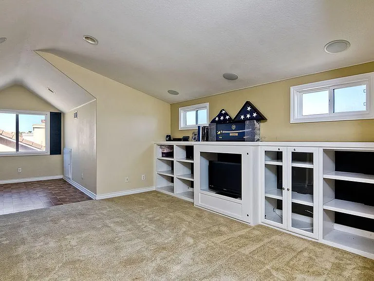 5216 Topsail Dr — Photo 24