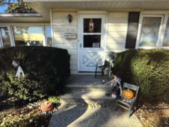 5612 39th Ave, Kenosha, WI 53144