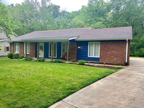 825 Windsor Gardens Ct, Ballwin, MO 63021