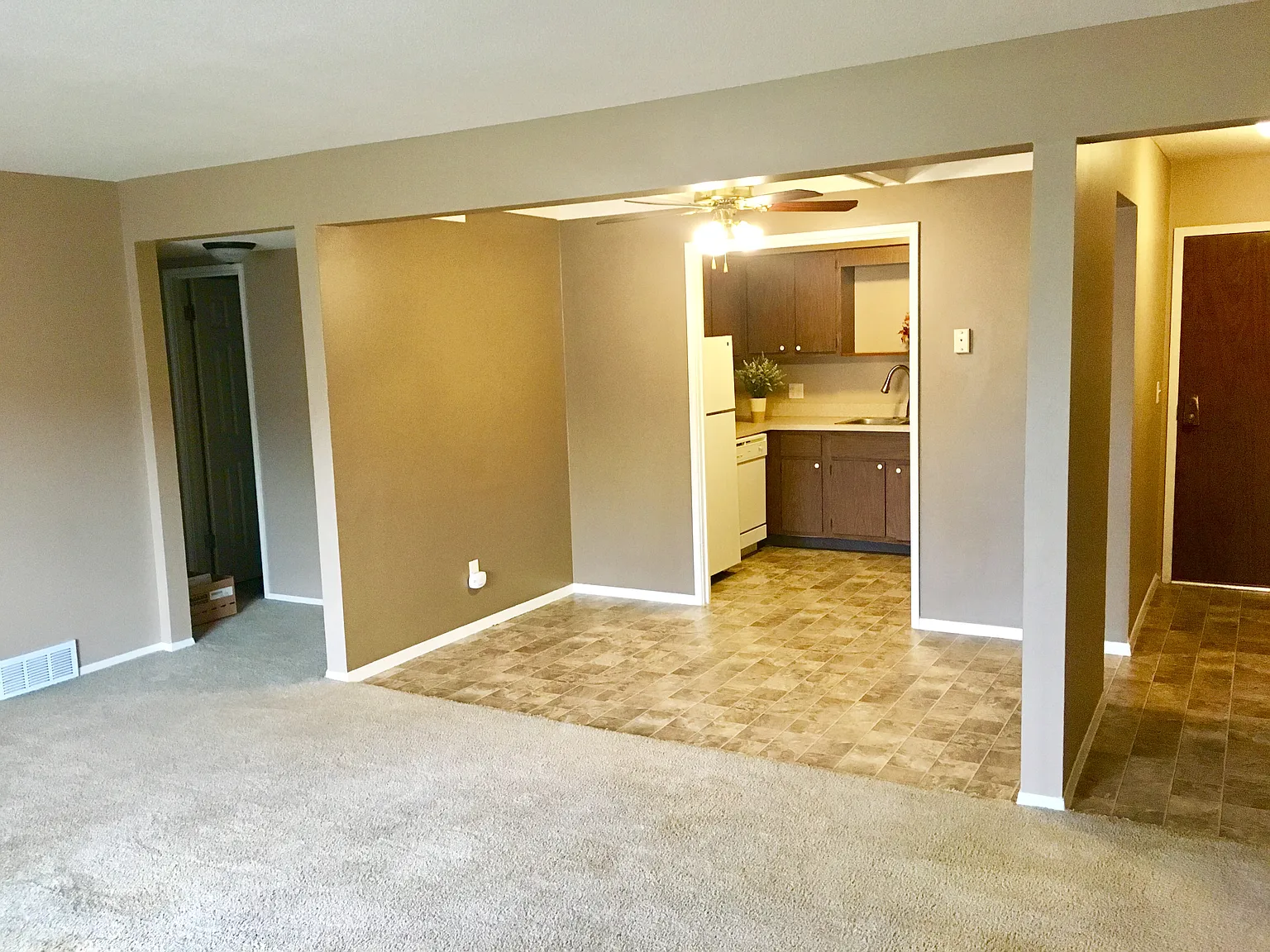 2 bed, 996 sqft, $1,150 — Photo 1