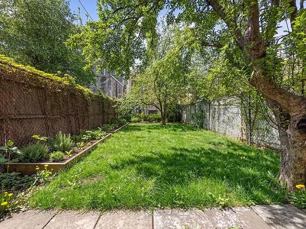 170 26th St, Brooklyn, NY 11232