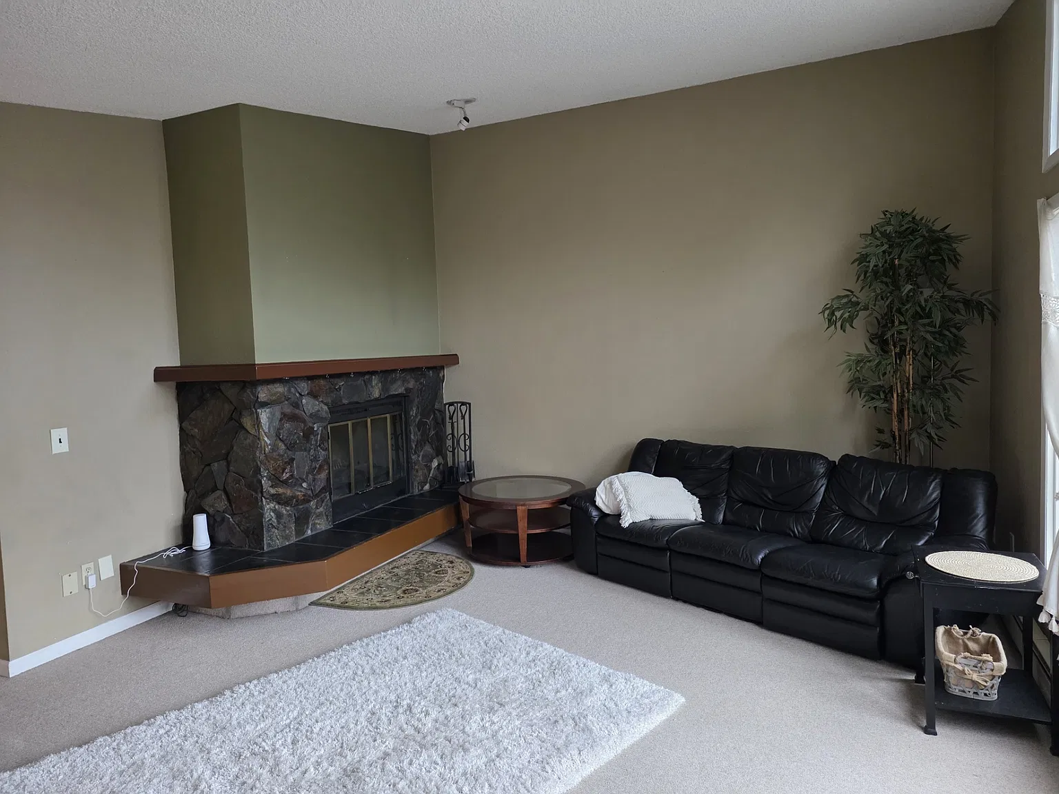 3 bed, 1430 sqft, $2,500 — Photo 2