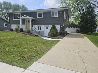 1570 Jefferson Rd, Hoffman Estates, IL 60169