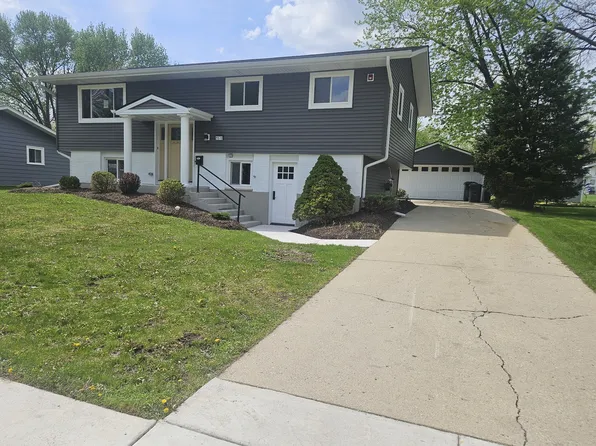 1570 Jefferson Rd, Hoffman Estates, IL 60169