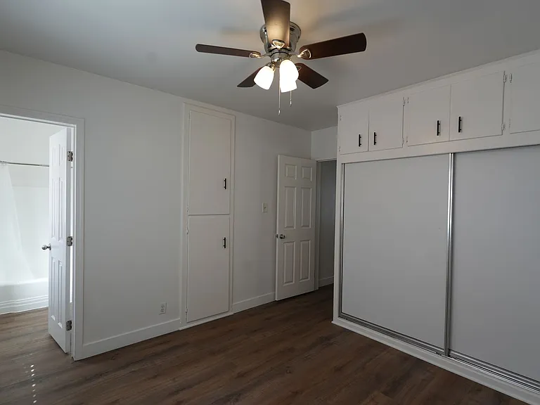 10300-10304 La Reina Ave — Photo 15
