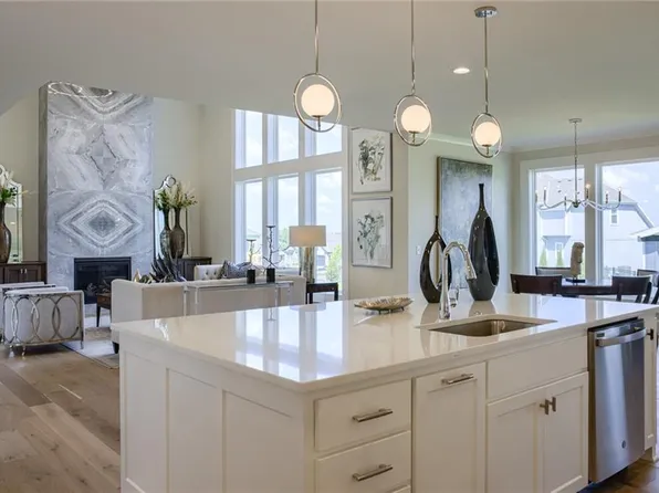 4501 W 157th St, Overland Park, KS 66224