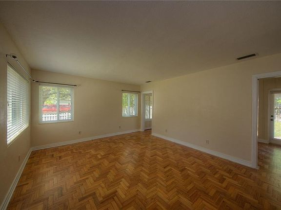 2nd image of 4121 Bay To Bay Blvd