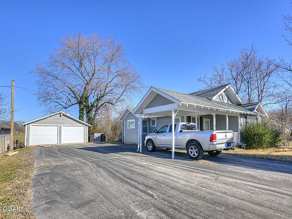 3rd image of 629 Wood Ave