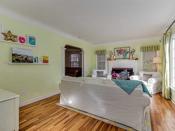 4th image of 2453 Godwin Ave SE