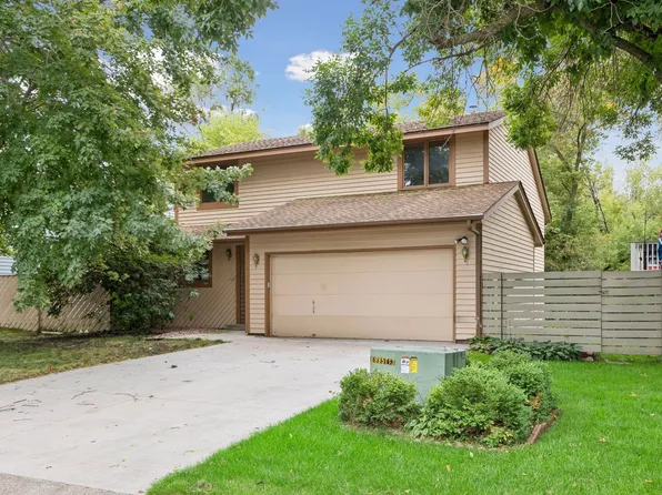 1432 Willow Creek Ln, Shoreview, MN 55126