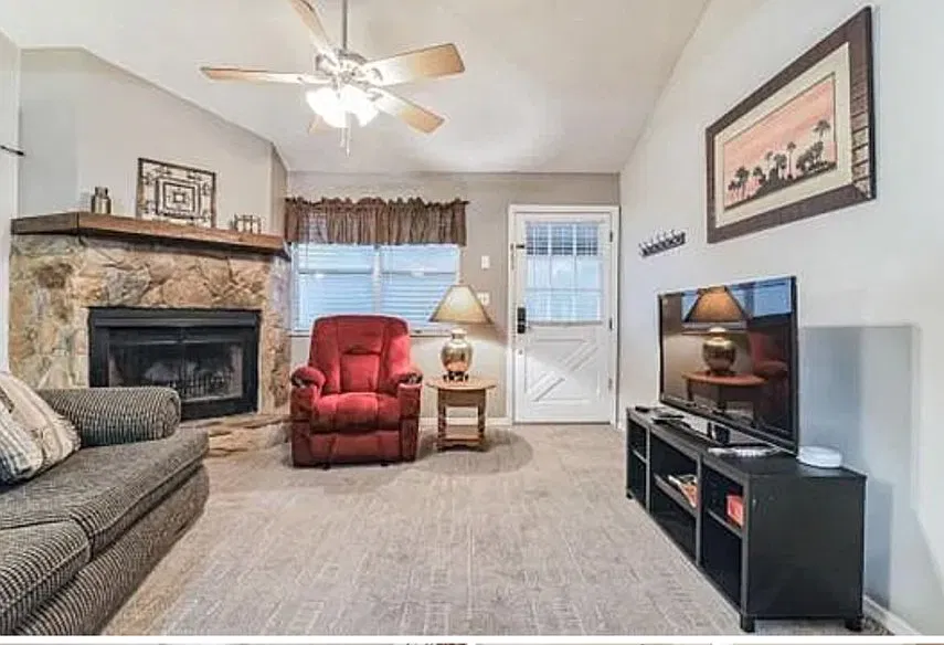 2143 N Cedarhouse Ter