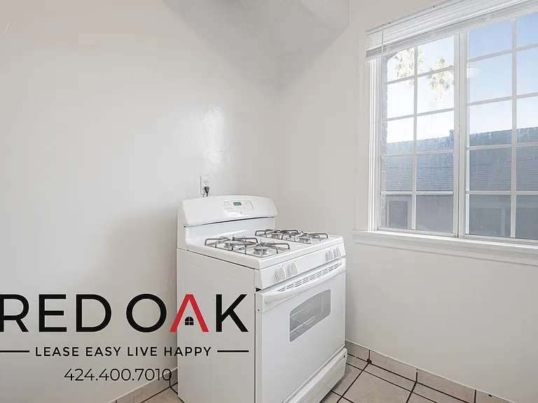 236 S Coronado St — Photo 11