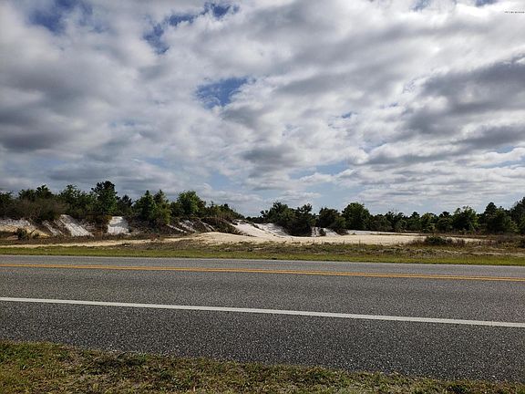 2nd image of 1989 S Highway 17