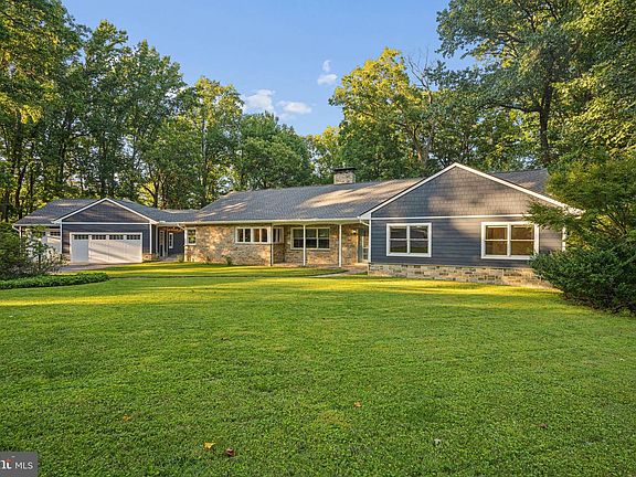 2nd image of 21 Worthington Hill Dr