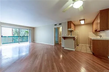 2 bed, 1028 sqft, $3,400 — Photo 4
