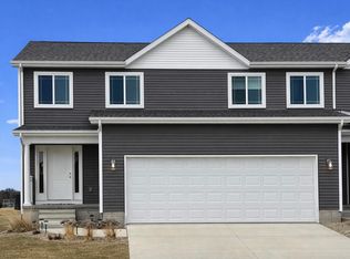 3365 Lincolnshire Rd, Waterloo, IA 50701