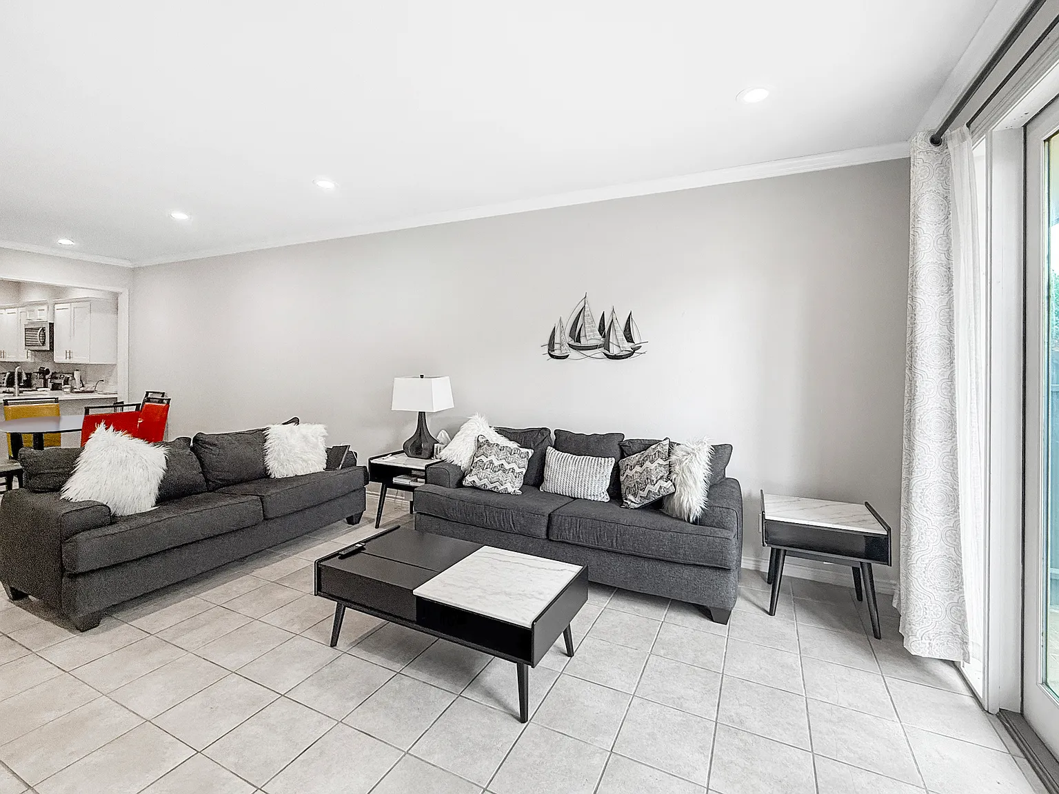2 bed, 1170 sqft, $1,995 — Photo 4