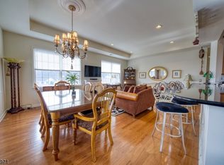 86 Ridgeview Ln, Mount Arlington, NJ 07856