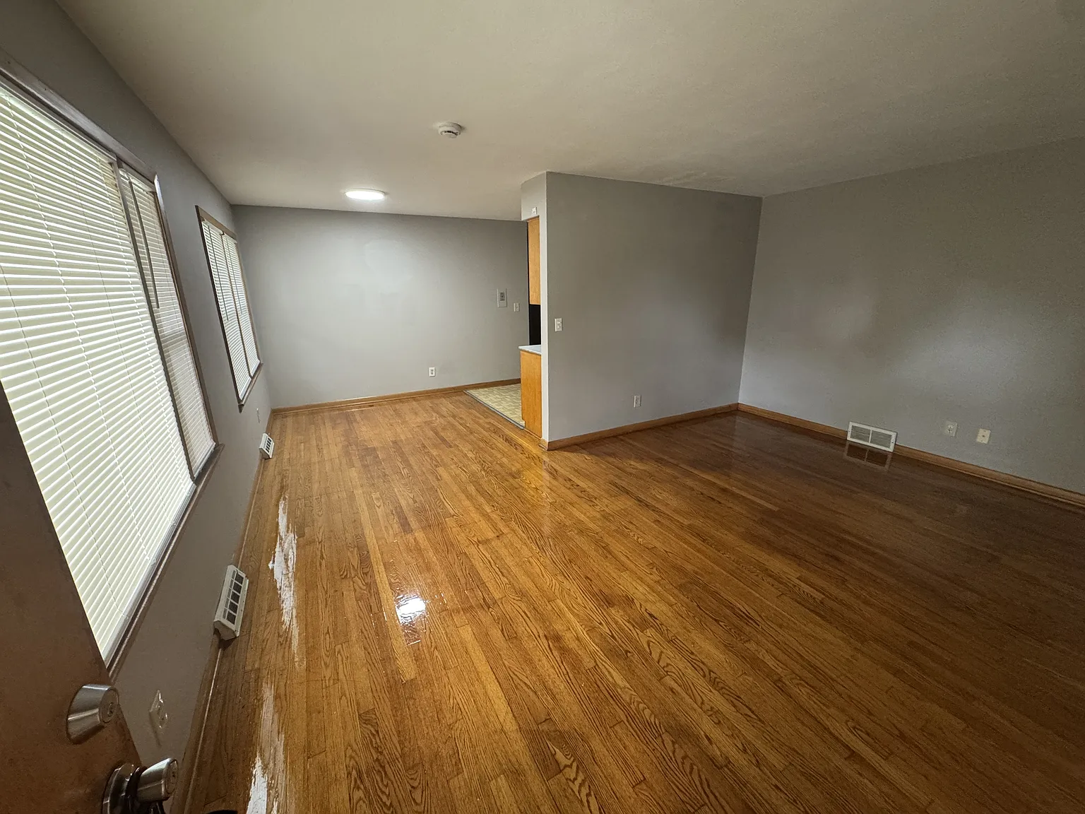 2432 Holmes St — Photo 2