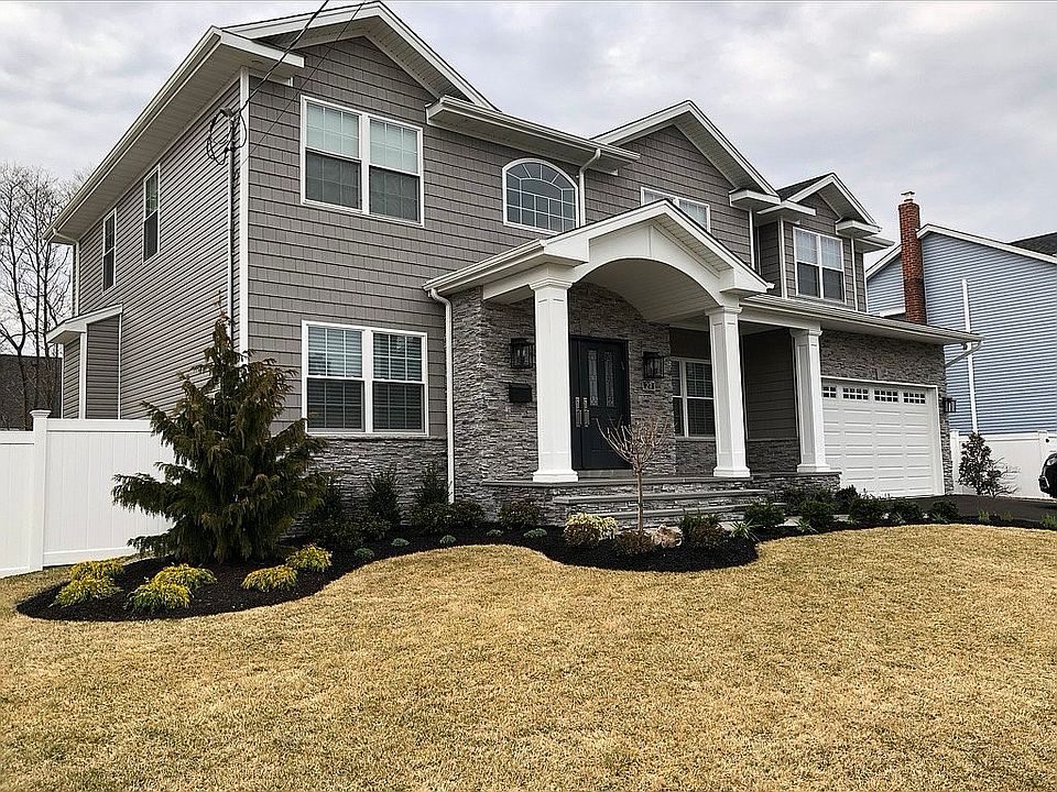 1st image of 27 Cedar Dr E