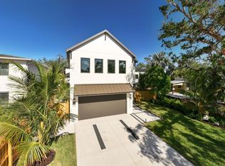 2425 Temple St, Sarasota, FL 34239