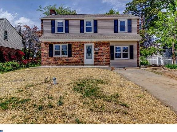 2nd image of 2119 Academy Ave