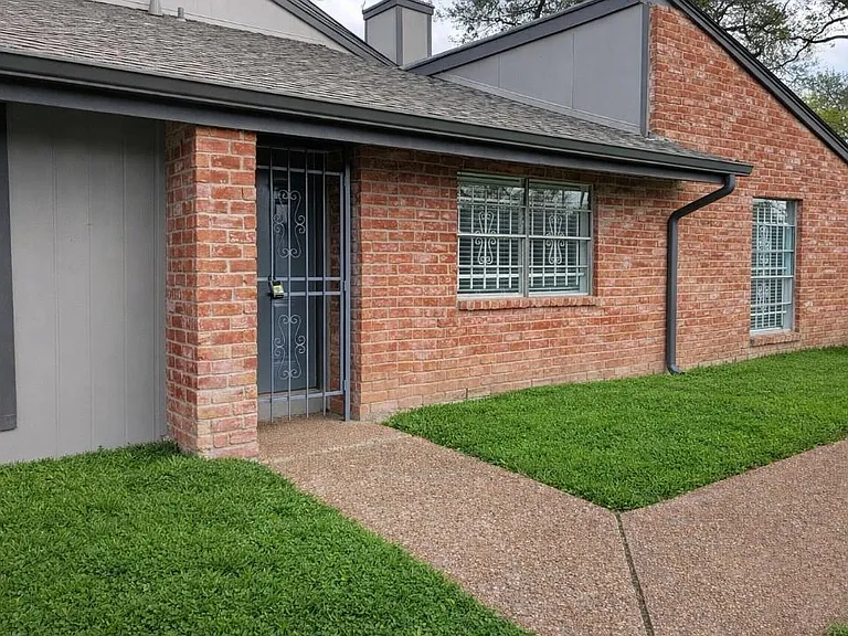5815 Village Forest Ct — Photo 2
