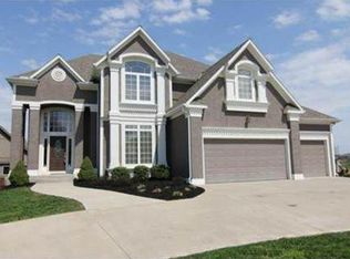 1500 NE Daltons Ridge Dr, Lees Summit, MO 64064