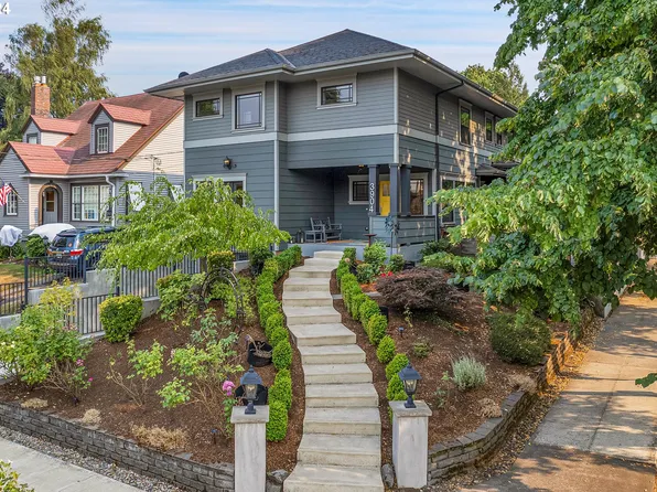 3904 NE Hazelfern Pl, Portland, OR 97232