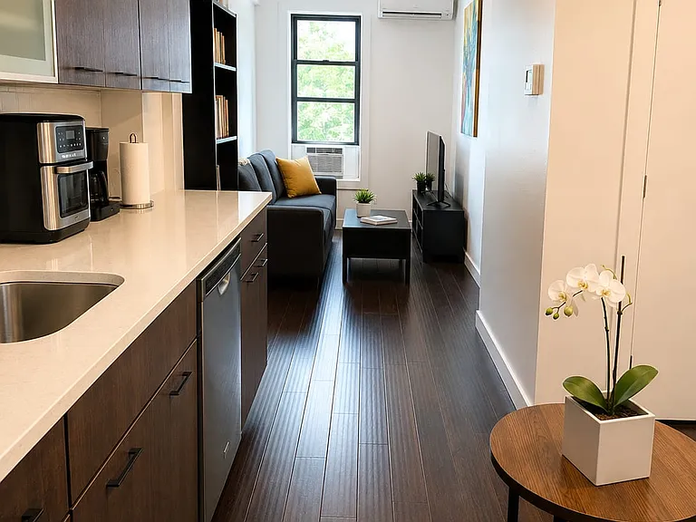 807 Quincy St #3F — Photo 2