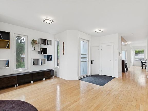 3rd image of 2344 W Broadview Rd NW