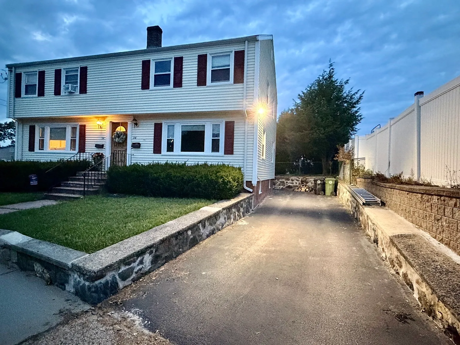 3 bed, 2.0 bath, 1580 sqft, $3,800 — Photo 2