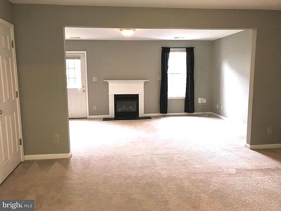 3rd image of 7034 Wytheville Cir
