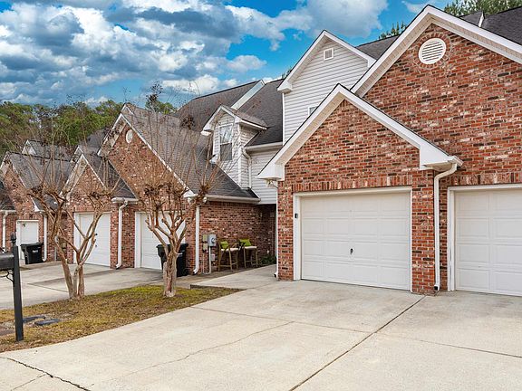 2nd image of 1717 Savannah Park