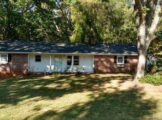 1140 Red Fox Rd, Tryon, NC 28782