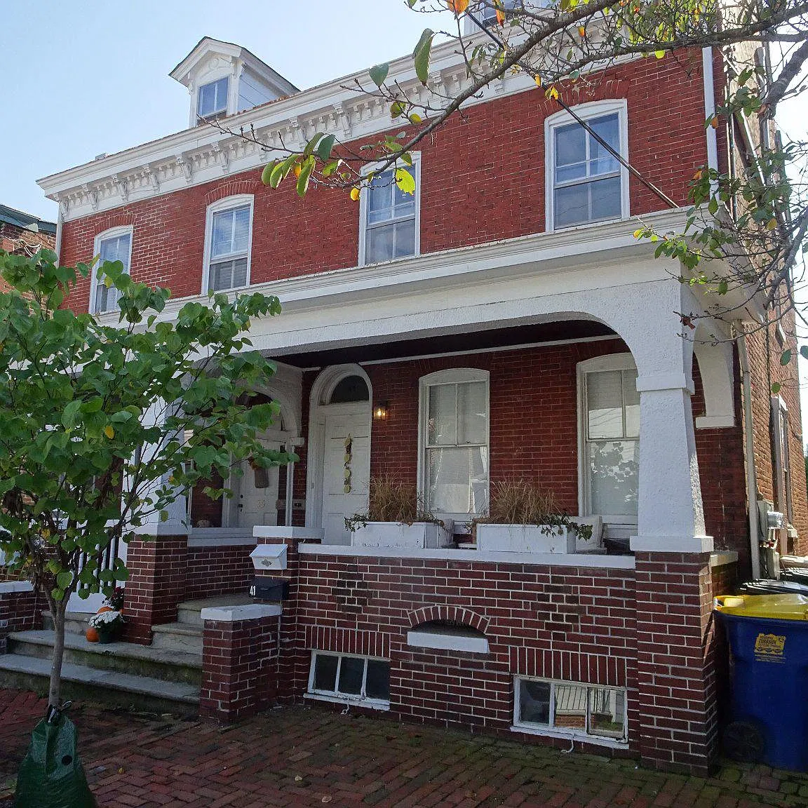 1 bed, 1.0 bath, 1000 sqft, $2,050 — Photo 2