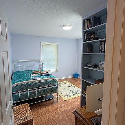4th image of 170 Carpenter Ct