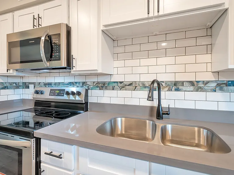 515 E Dunbar Dr — Photo 5