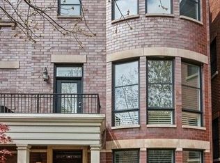 2656 N Hartland Ct, Chicago, IL 60614