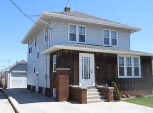 819 S 21st St, Manitowoc, WI 54220