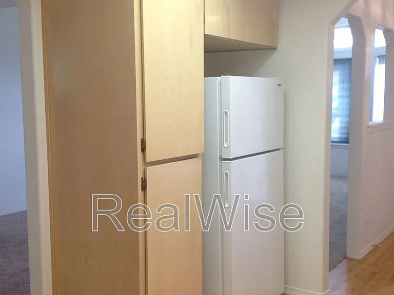 804 Corey Dr — Photo 7