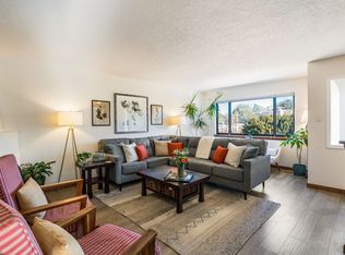 2148 Calle De Sebastian, Santa Fe, NM 87505