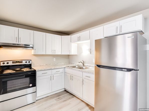 2250 Eastman Ave APT 10