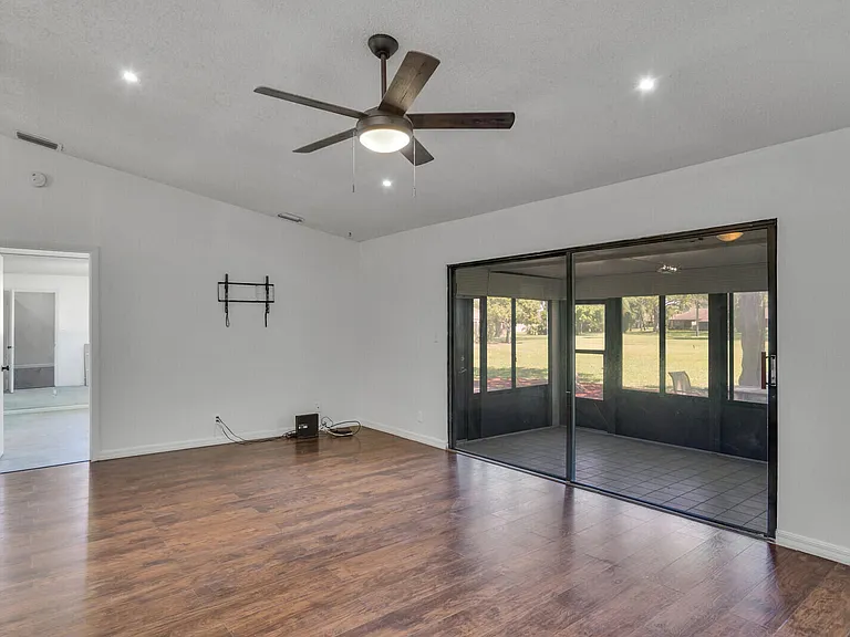30 Kensington Ln — Photo 11