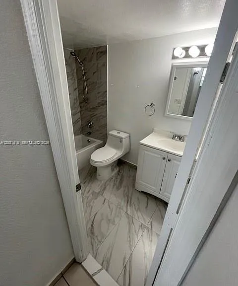 606 W 81st St #408 — Photo 9